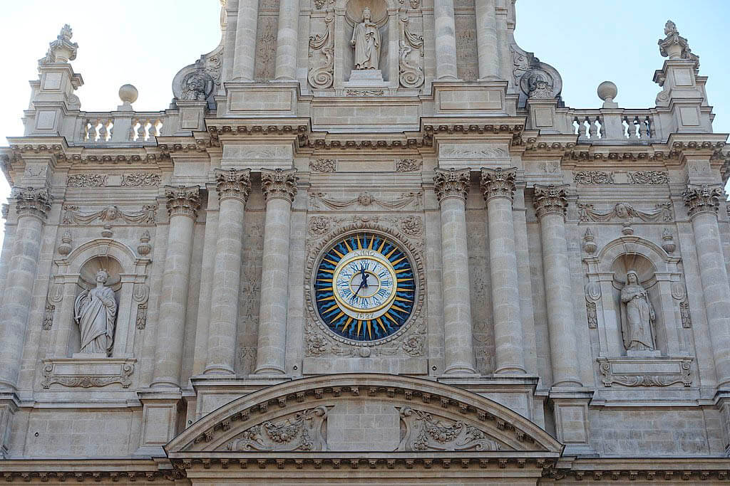 Walking in the Marais: Eglise Saint-Paul Saint-Louis Walking in the Marais: Eglise Saint-Paul Saint-Louis